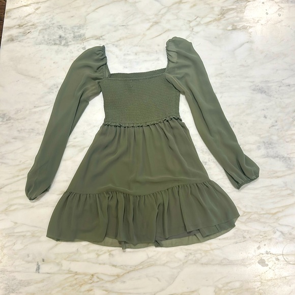 Aritzia Dresses & Skirts - ARITZIA GREEN MINI DRESS